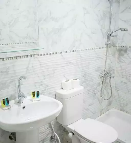 هاستل Golden Palace