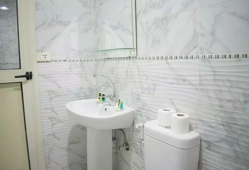 هاستل Golden Palace