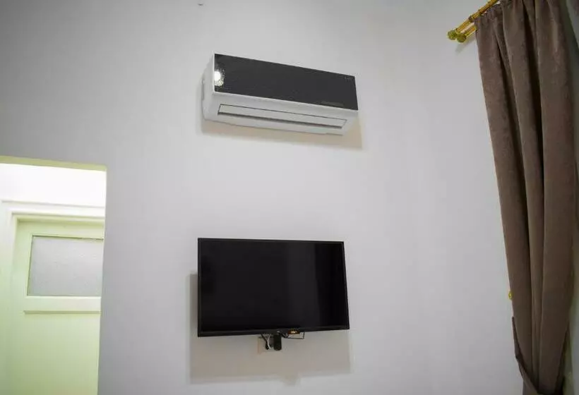 هاستل Golden Palace