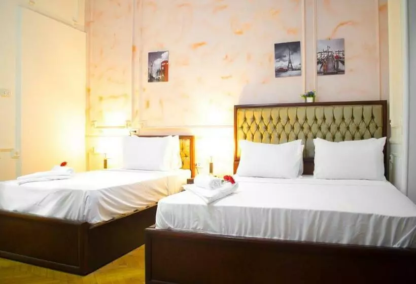 هاستل Golden Palace