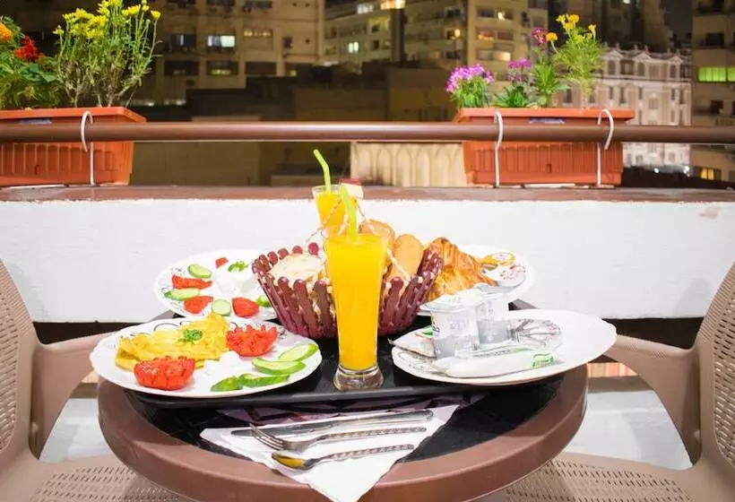 هاستل Golden Palace