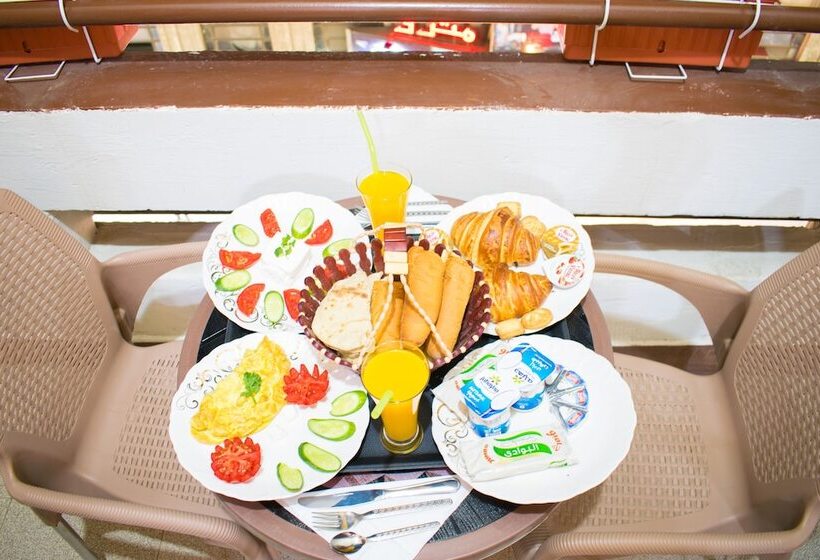 هاستل Golden Palace