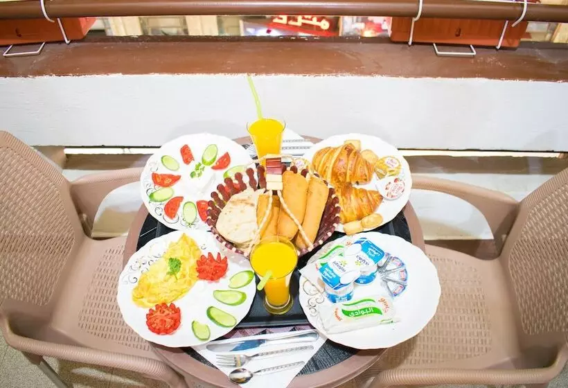 هاستل Golden Palace