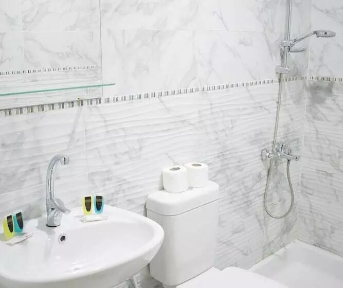 هاستل Golden Palace