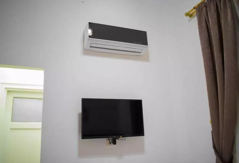 هاستل Golden Palace