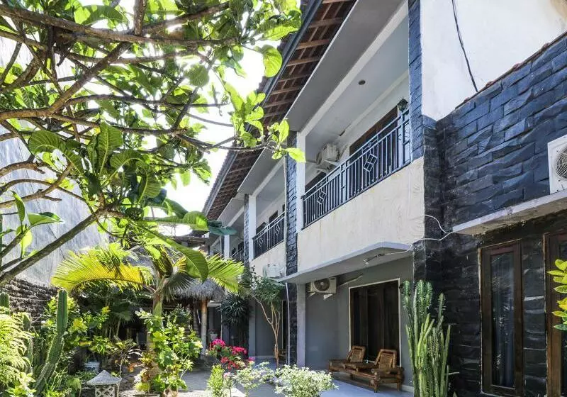 ホテル Oyo 1514 Rara Inn