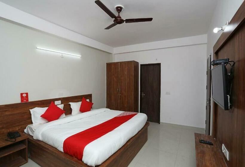 בית מלון כפרי Oyo 38577 4 Fingures Inn