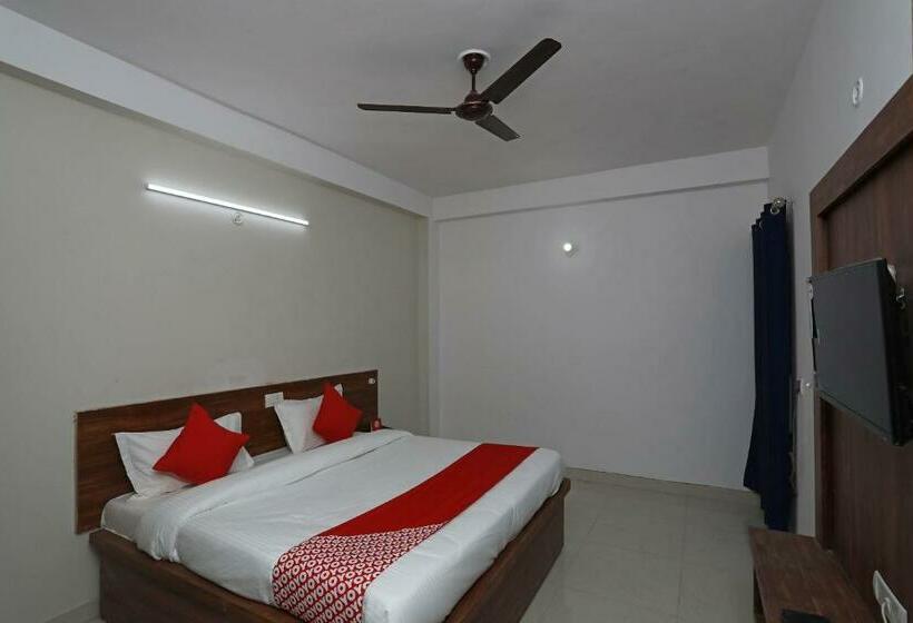 בית מלון כפרי Oyo 38577 4 Fingures Inn