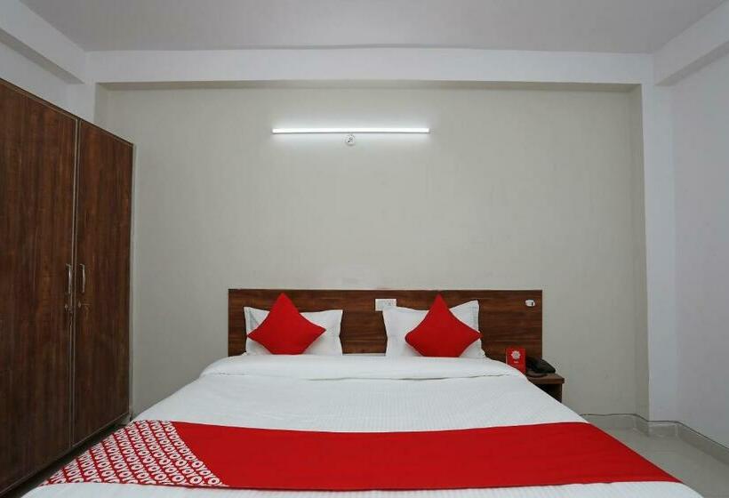 בית מלון כפרי Oyo 38577 4 Fingures Inn