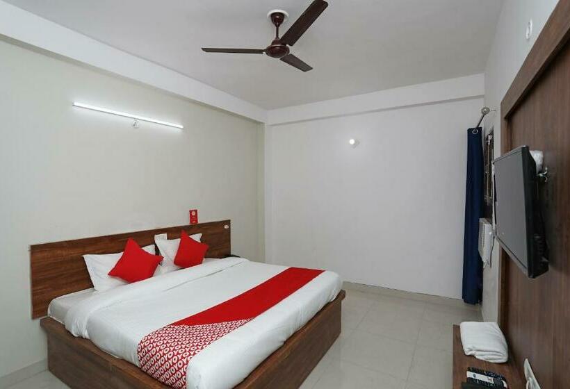 בית מלון כפרי Oyo 38577 4 Fingures Inn