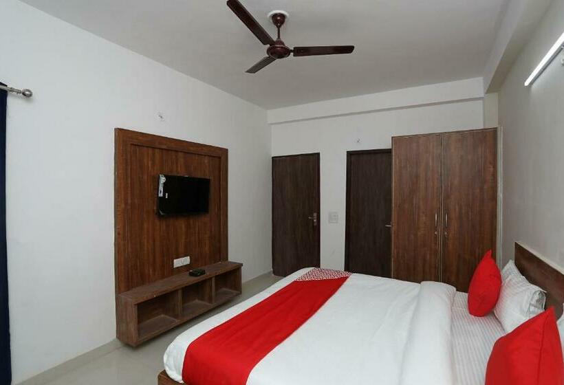 בית מלון כפרי Oyo 38577 4 Fingures Inn