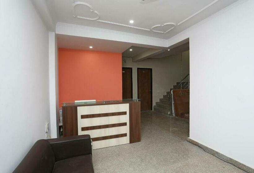 בית מלון כפרי Oyo 38577 4 Fingures Inn