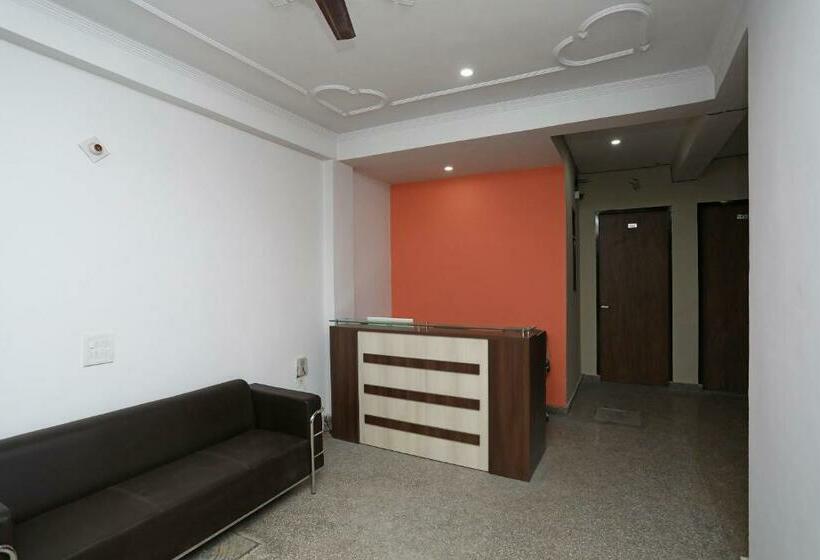 בית מלון כפרי Oyo 38577 4 Fingures Inn