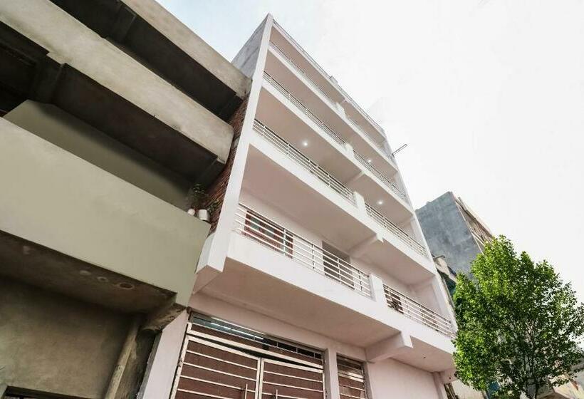 Hotel Oyo 62177 Lovely Inn