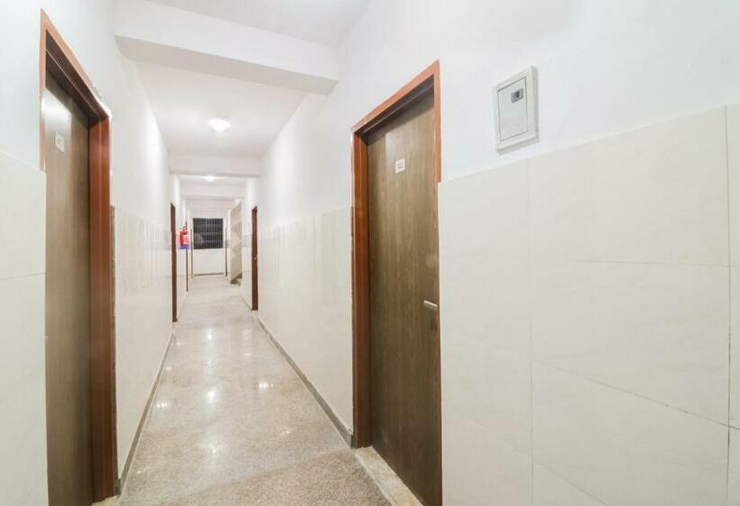 Hotel Oyo 62177 Lovely Inn