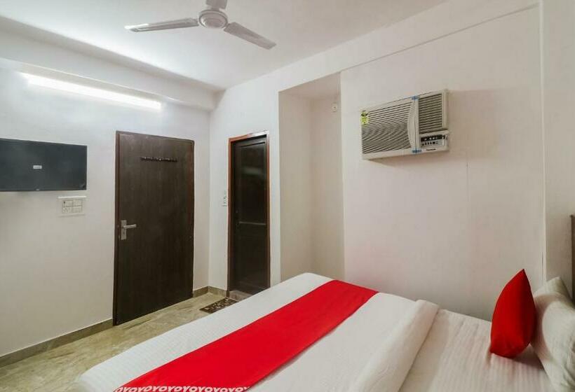 Hotel Oyo 62177 Lovely Inn