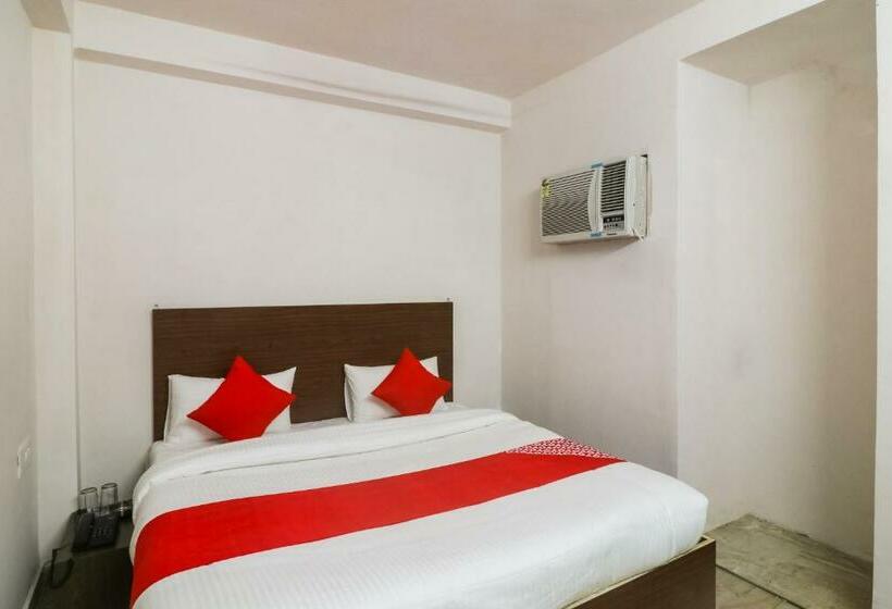 Hotel Oyo 62177 Lovely Inn