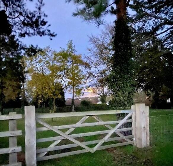 فندق صغير Ganton Greyhound Inn