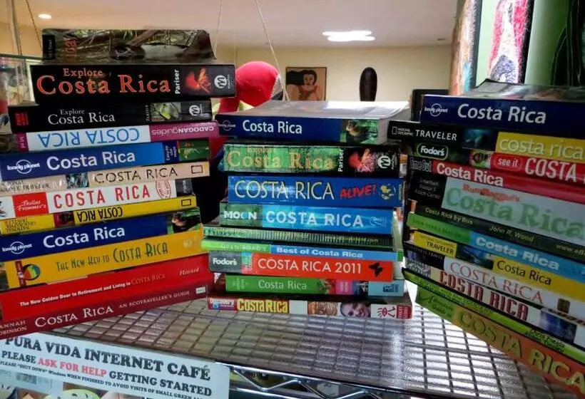 تختخواب و صبحانه Pura Vida