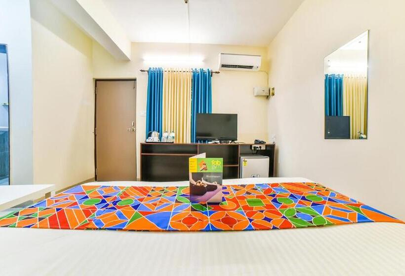 Fabhotel K7 Trends With Pool, Baga Beach   Nr Baga Beach