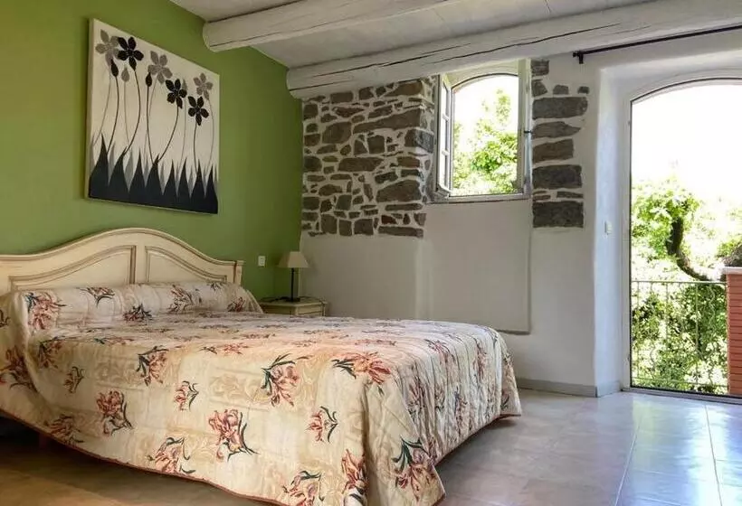 Hotelli Logis Hôtel Restaurant Le Pradinas