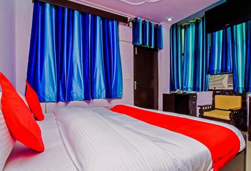 Hotel Oyo 18598 Satya Palace