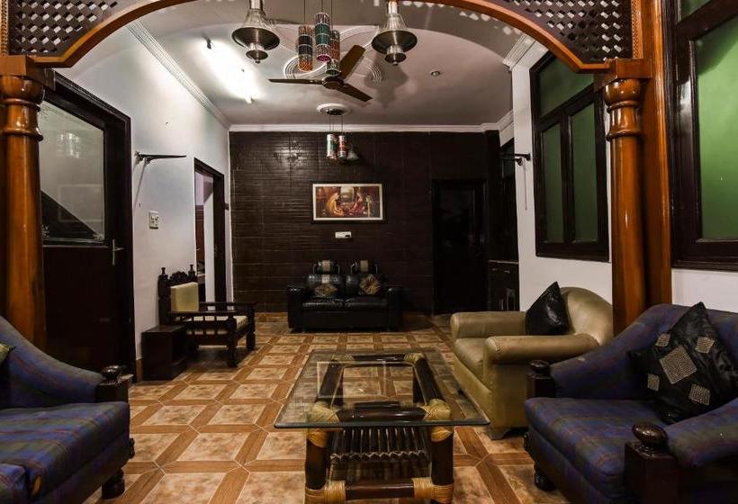 Hotel Oyo 18598 Satya Palace