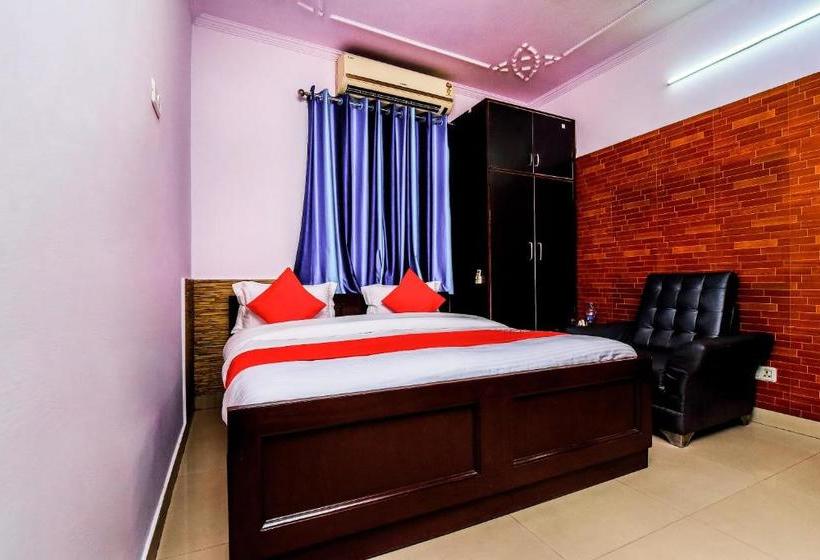 Hotel Oyo 18598 Satya Palace