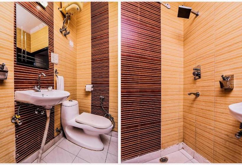 Hotel Oyo 18598 Satya Palace