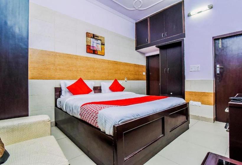 Hotel Oyo 18598 Satya Palace