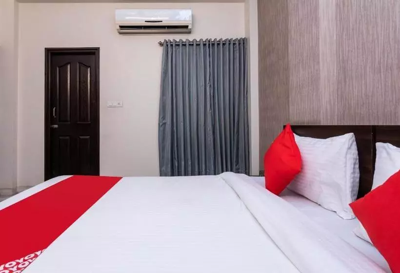 ホテル Oyo 28226  Soumya Inn