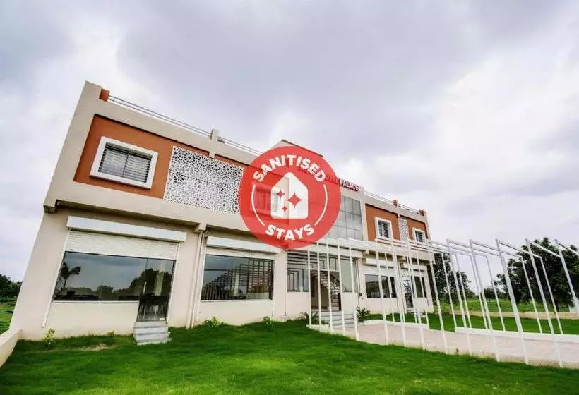 Hotelli Oyo 44210  Royal Palace