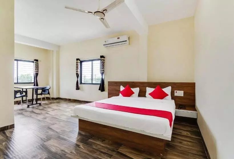 Hotelli Oyo 44210  Royal Palace