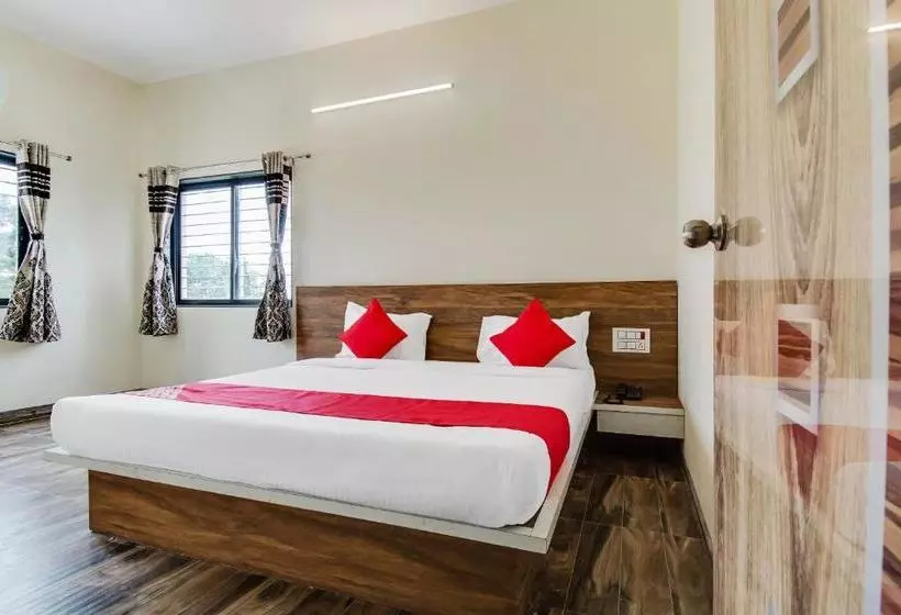 Hotelli Oyo 44210  Royal Palace