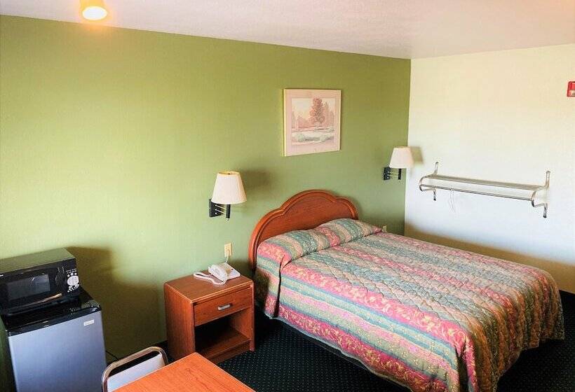 호텔 Pine Point Inn & Suites