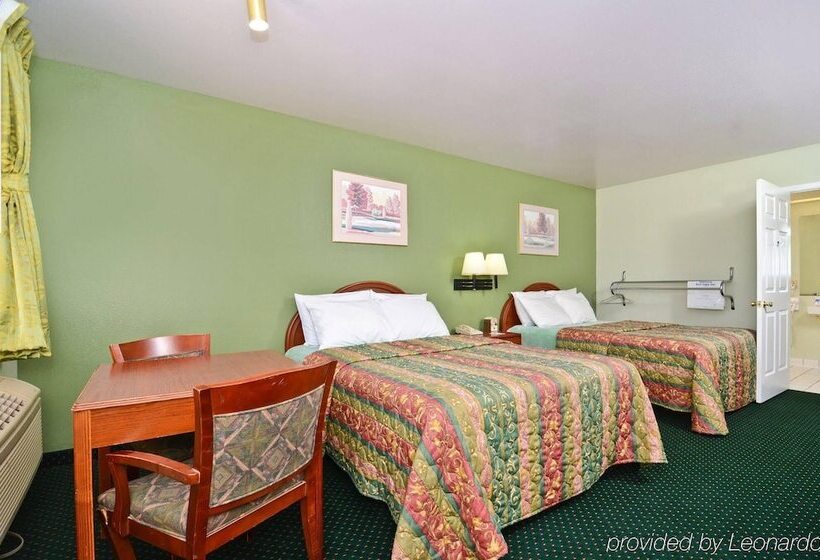 호텔 Pine Point Inn & Suites