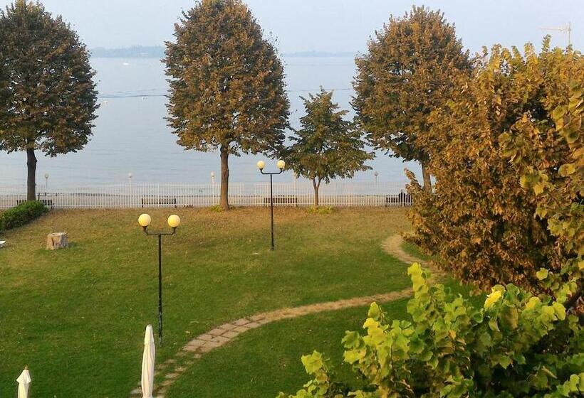 בית מלון כפרי Stella Del Benaco