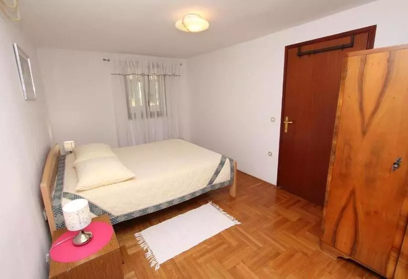 ペンション Apartments And Room Silvana