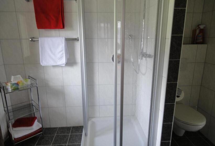 ペンション Haus Gfall