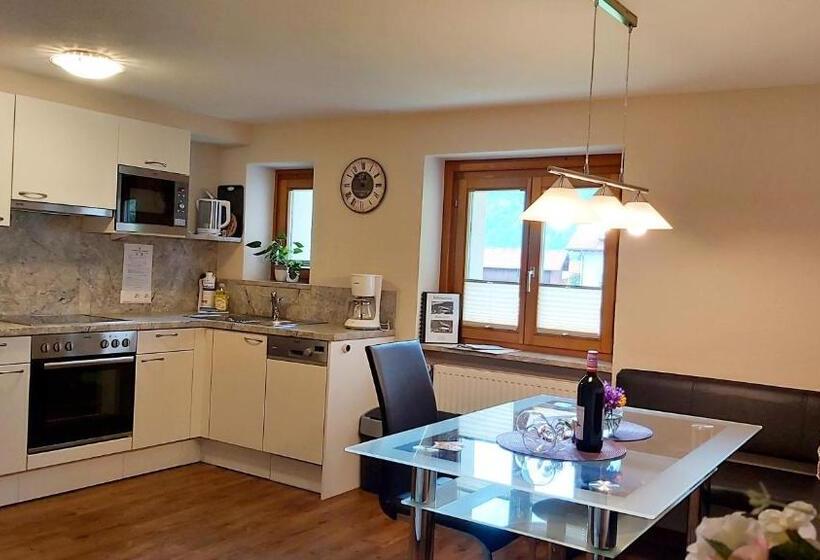 ペンション Haus Gfall