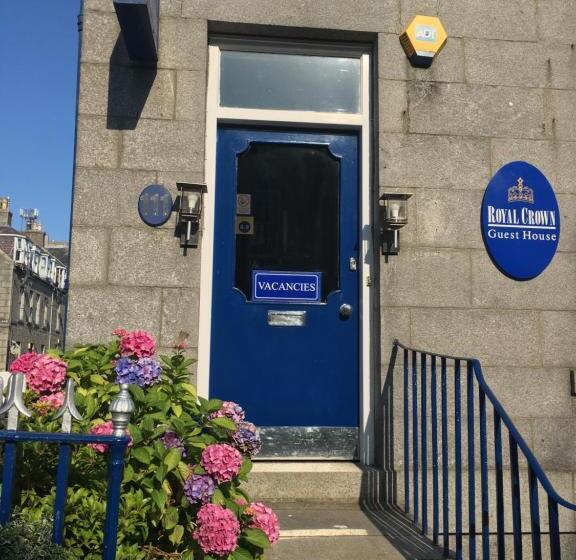 بنسيون The Royal Crown Guest House