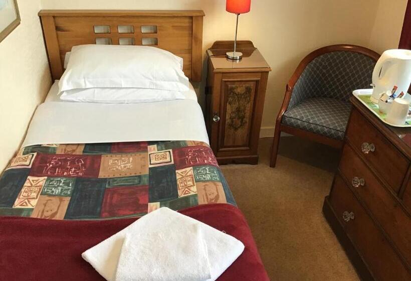 بنسيون The Royal Crown Guest House