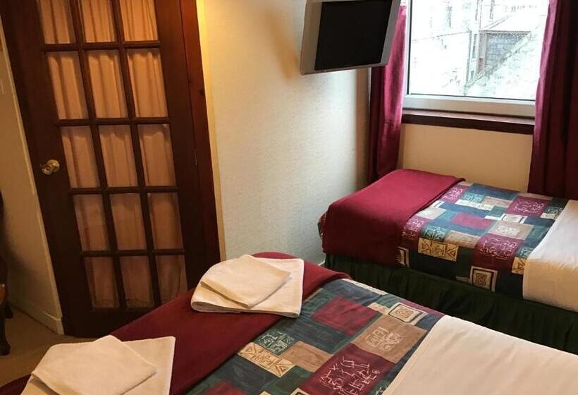 بنسيون The Royal Crown Guest House