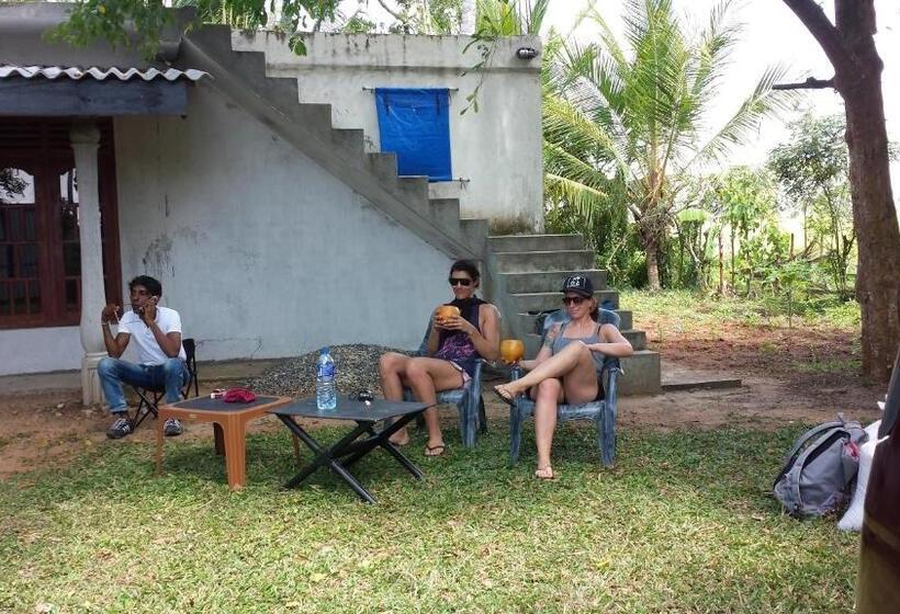 Pensió Yaye Guest House