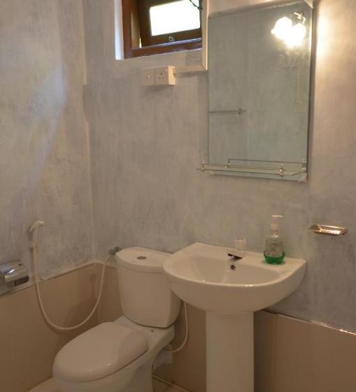 Pensió Yaye Guest House