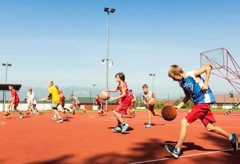 Youth Hostel Proteus Postojna