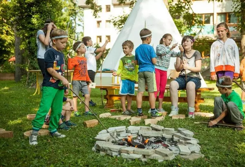 Youth Hostel Proteus Postojna