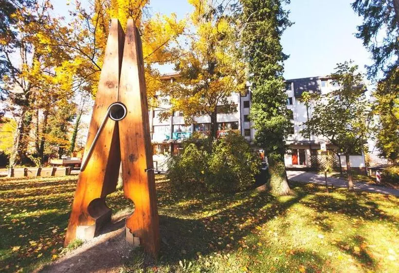 Youth Hostel Proteus Postojna