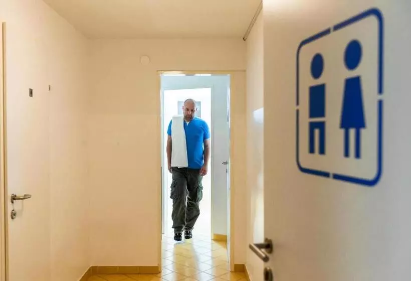 Youth Hostel Proteus Postojna