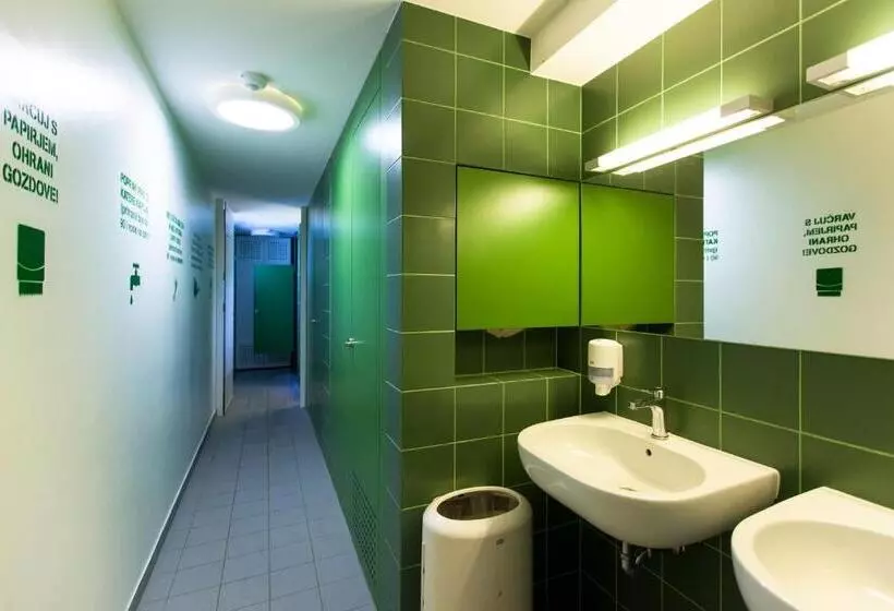 Youth Hostel Proteus Postojna